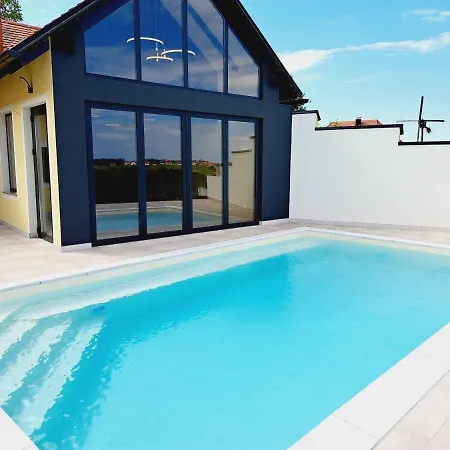 Turisticna Kmetija Puklavec Farma