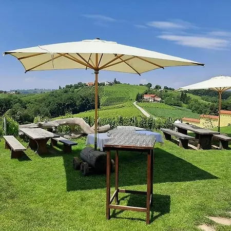 Turisticna Kmetija Puklavec *