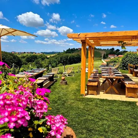 Farm stay Turisticna Kmetija Puklavec